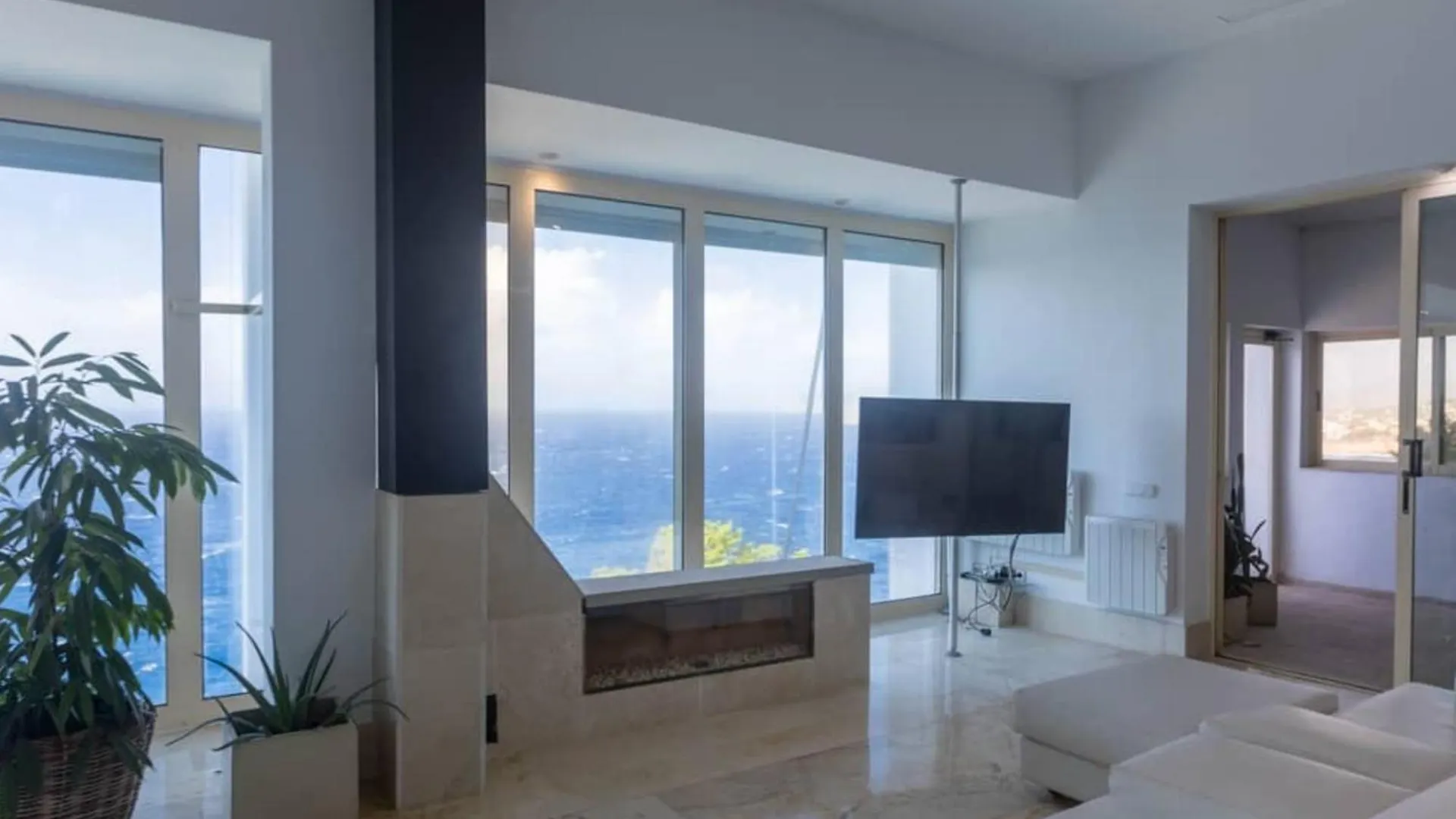 Exclusive Seafront Villa,Private Pool,Gym,Bbq El Toro